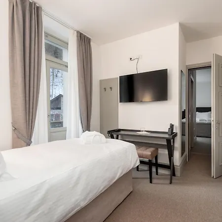 Hotel & Carona (Bergamo)