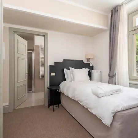 Hotel &