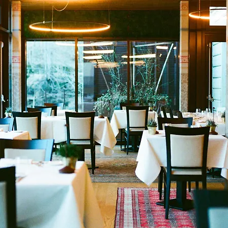 & Hotel 4*